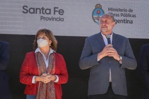 Gobierno de Santa Fe Frana informó que la provincia está invirtiendo más de $2.600 millones en obras para mejorar y ampliar más de 29 centros de salud y hospitales en toda la provincia.