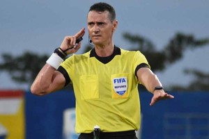 ELLITORAL_388918 |  Gentileza Wilmar Roldan, el árbitro colombiano que arbitrará el cruce entre Independiente y Santos de Brasil