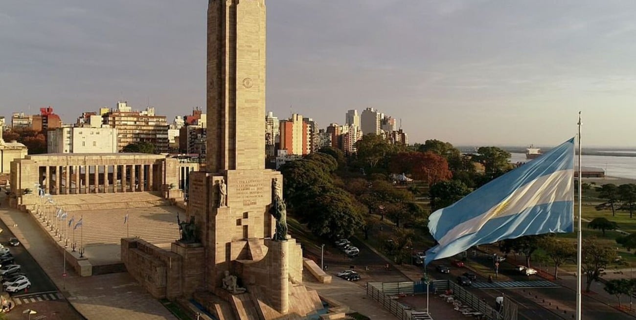 El Litoral registró los aniversarios de la Bandera Nacional y la concreción de su Monumento en Rosario