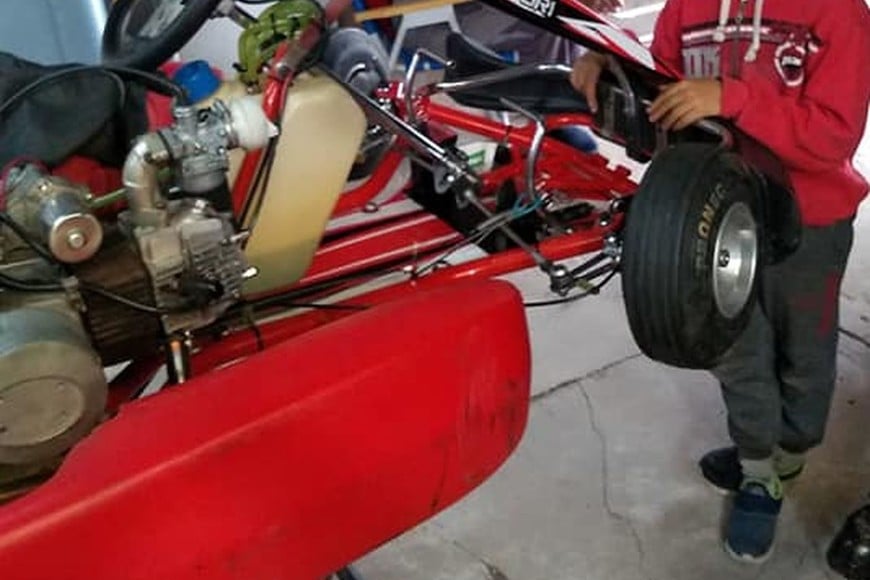 ELLITORAL_419010 |  Archivo El Litoral. Herencia del abuelo. No hay dudas de que Lucas heredó la pasión por el automovilismo de su abuelo (en la foto), quien también fue piloto.