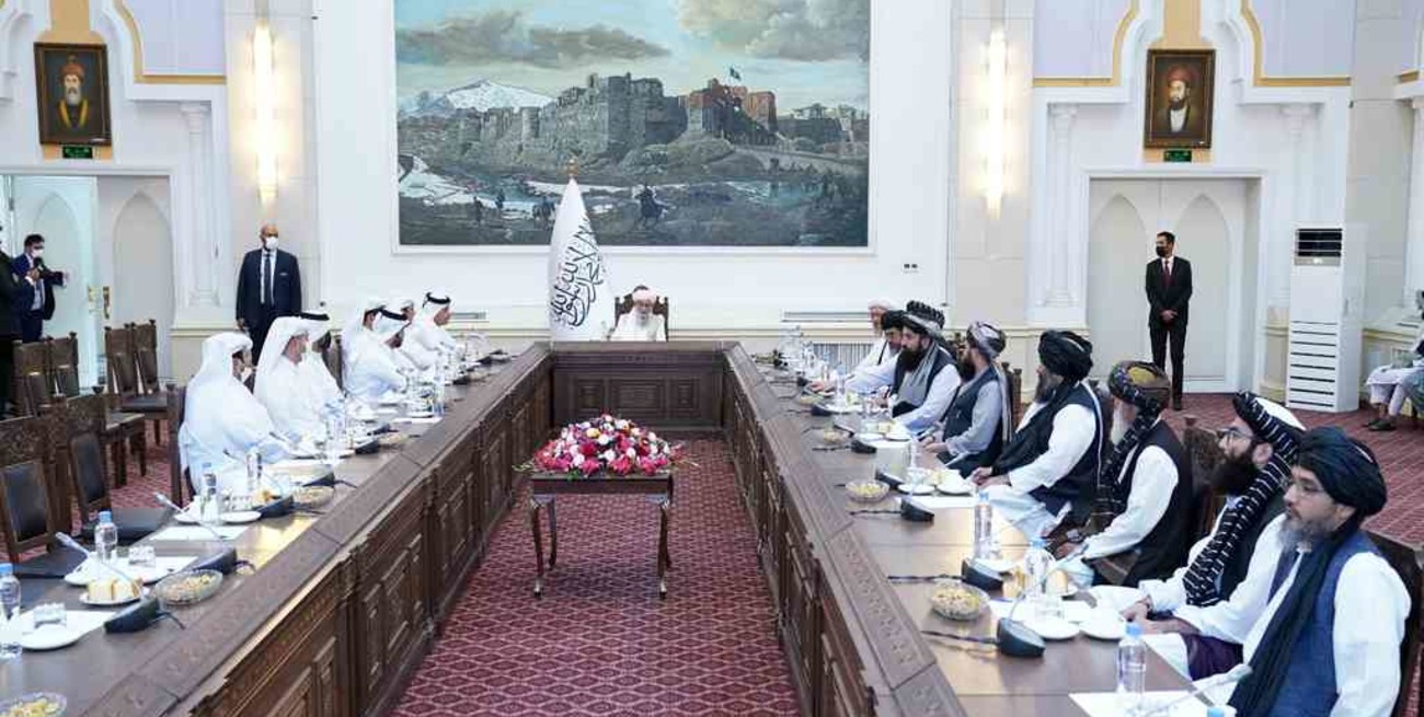 Los talibanes recibieron su primera visita oficial de un alto cargo extranjero