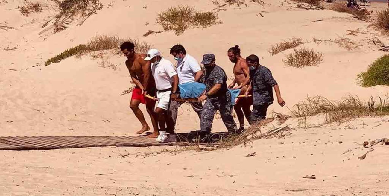Punta del Este: seis argentinos fueron arrastrados por la marea y hay dos internados