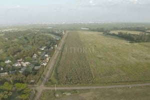 Juan Vittori Vista aérea de la zona que comprende el denominado Distrito de Urbanizaciones Especiales de Santo Tomé, para el cual se espera un crecimiento demográfico importante, relacionado al desarrollo de numerosos proyectos inmobiliarios.