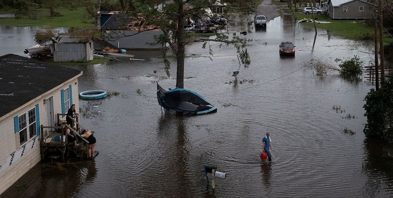 Aumenta a 12 el número de muertos por el huracán Ida en Luisiana