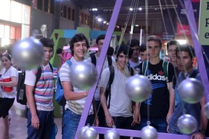 Sistema Federal de Medios y Contenidos Públicos. De alto impacto. Con la tecnología y la ciencia como medios, la muestra busca abrir una puerta al conocimiento.