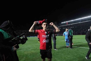 Manuel Fabatía 72 partidos y 2 goles. Olivera llegó a Colón en la temporada 2016-2017 por pedido de Ronald Paolo Montero como DT, justo cuando volvía Vignatti a la presidencia. Con un ciclo desgastado, la propuesta de Perú les vino bien a las dos partes.