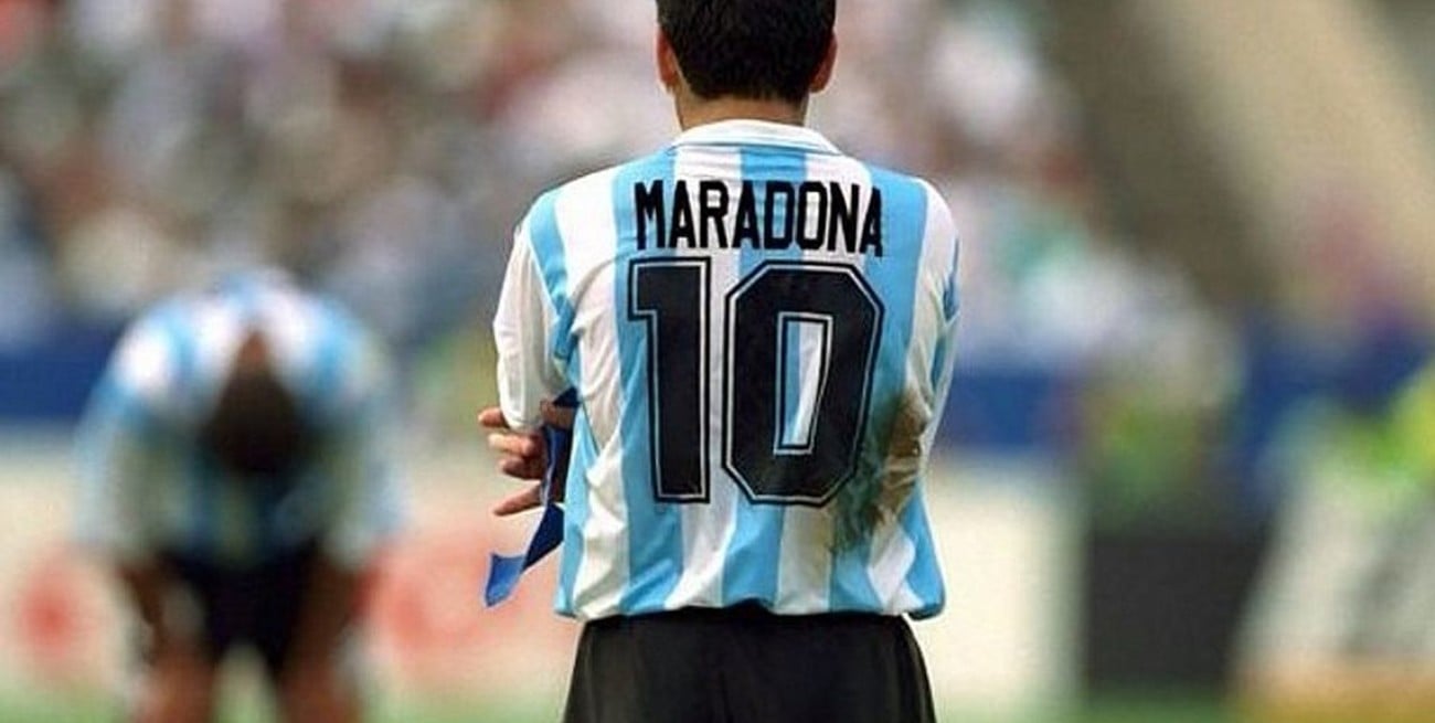 Juntan firmas para pedir que se retire la camiseta 10 del seleccionado argentino en honor a Maradona