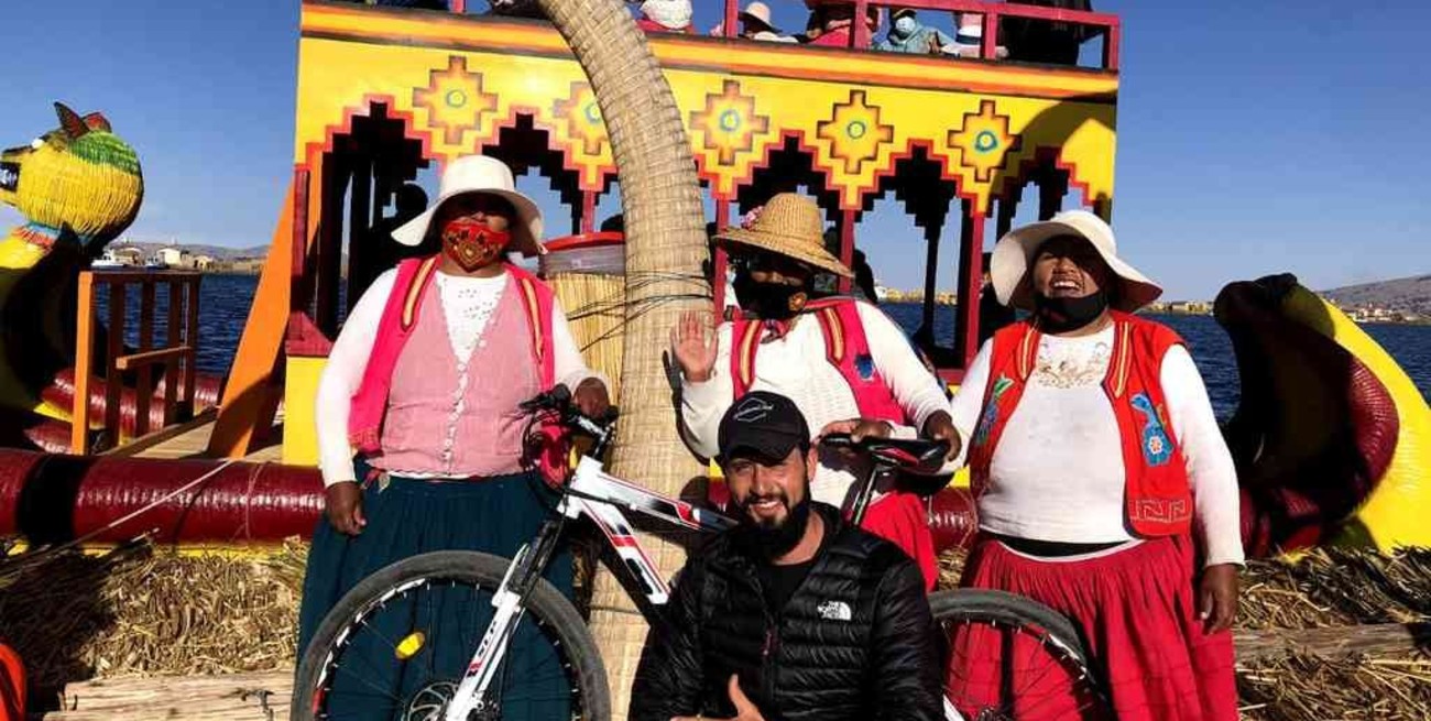 Desde Santa Fe, con el objetivo de cruzar el Ecuador en bicicleta