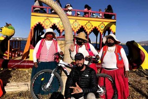 ELLITORAL_407652 |  Gentileza Una de las tantas experiencias vivenciadas: en este caso, junto a comunidades peruanas, que viven a orillas del Lago Titicaca.