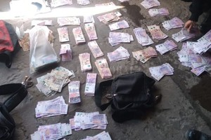 ELLITORAL_391869 |  El Litoral Además de los elementos la policía recuperó dinero en moneda nacional y dólares.