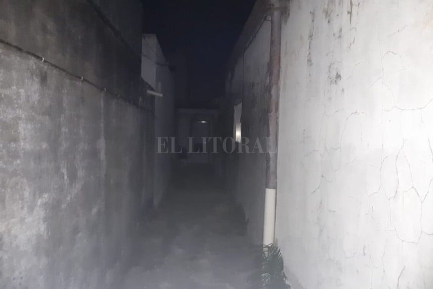 ELLITORAL_366632 |  El Litoral El incendio se produjo en un departamento interno.