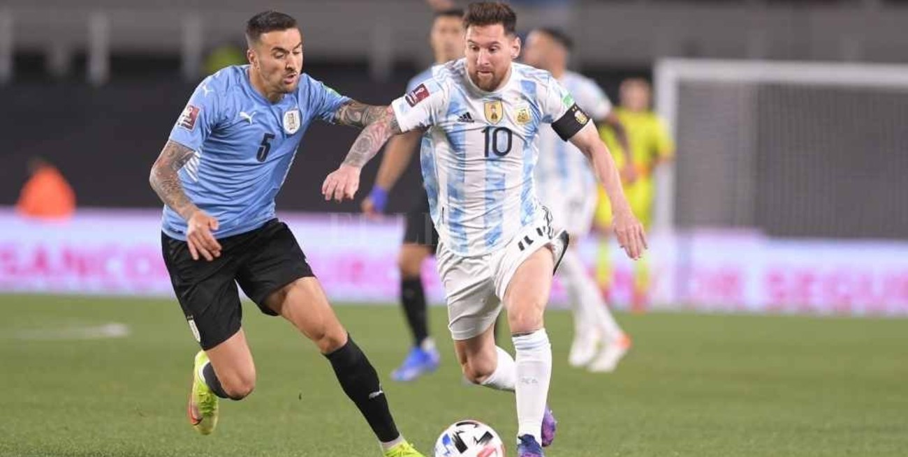 Argentina golea a Uruguay en el Monumental