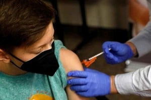 ELLITORAL_436776 |  Gentileza La OMS remarcó la importancia de la vacunación para poder salir de la  fase aguda  de la pandemia de Covid-19.