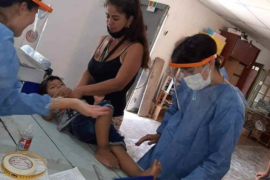 ELLITORAL_354835 |  Gentileza Érica Rodríguez Medición. La talla es otro dato importante que se toma para saber si el niño sufre algún tipo de problema en su nutrición, ya sea por déficit o por exceso.