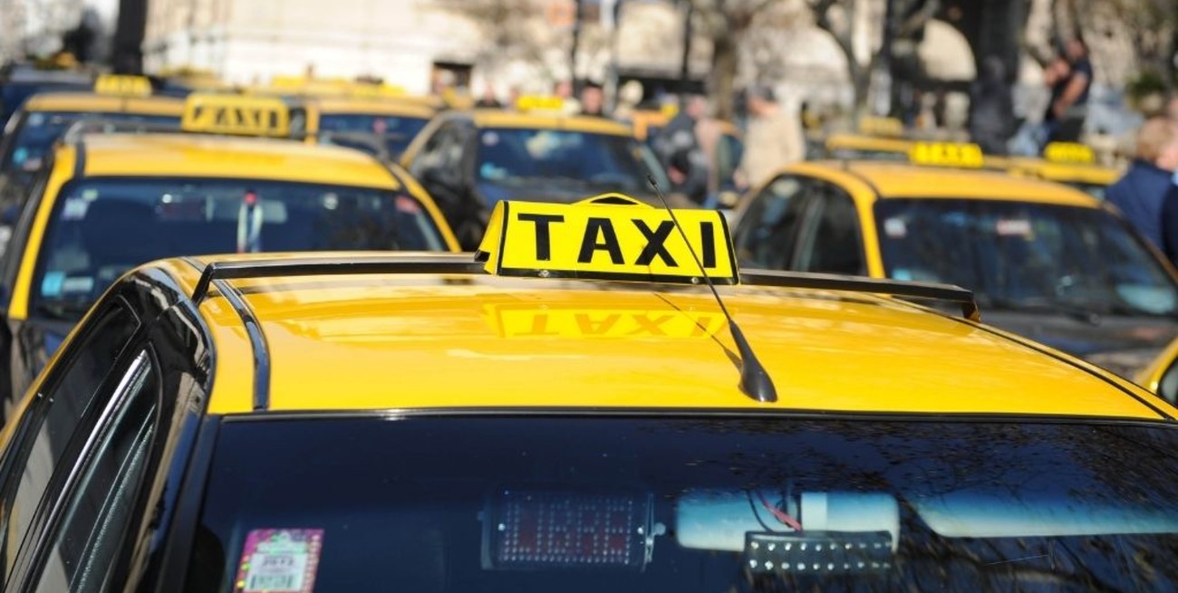 Taxistas rosarinos irán el lunes al Concejo a pedir un 40% de aumento en la tarifa