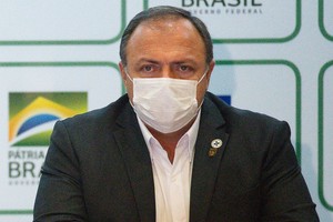 ELLITORAL_329291 |  Agencia Eduardo Pazuello, ministro de Salud de Brasil, uno de países elegidos por la Universidad de Oxford para probar su vacuna, debido a la alta tasa de incidencia del virus.