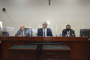 ELLITORAL_417245 |  Flavio Raina. El fallo condenatorio estuvo a cargo de los jueces rosarinos Mario Gambacorta, Germán Sutter Schneider -presidente- y Osvaldo Facciano (de izq. a der.).