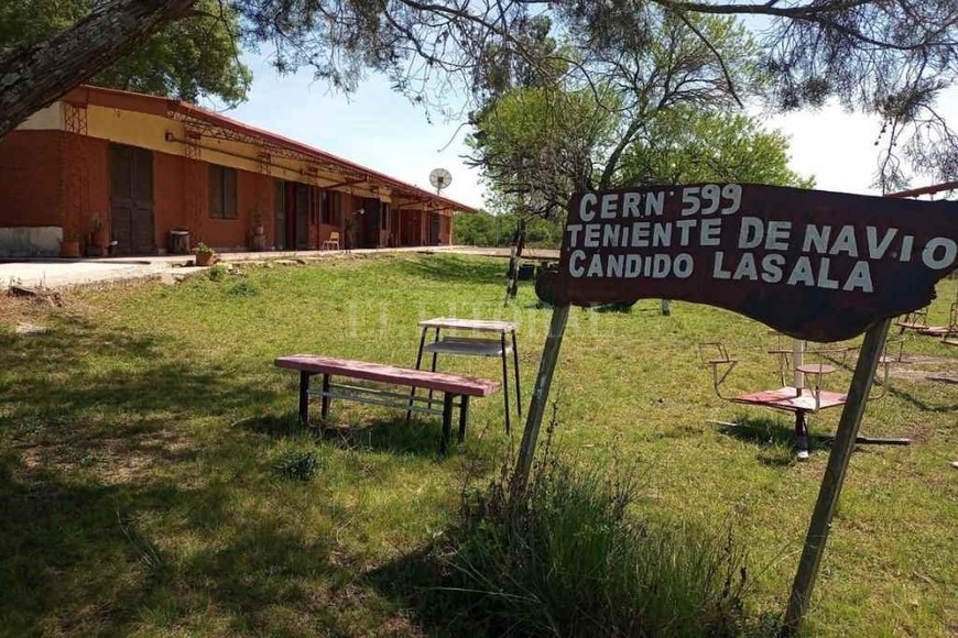 ELLITORAL_430958 |  Manuel Fabatía La escuela del Paraje El Campanal queda al norte de la localidad de Fortín Olmos, en el departamento Vera, a más de 300 km. de la capital provincial.