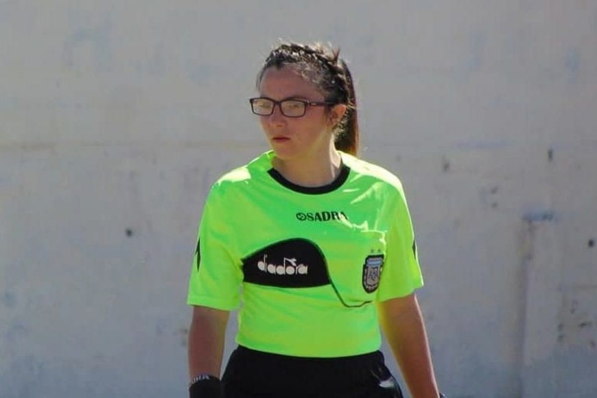 ELLITORAL_416609 |  Gentileza Florencia Botto, árbitra de fútbol.