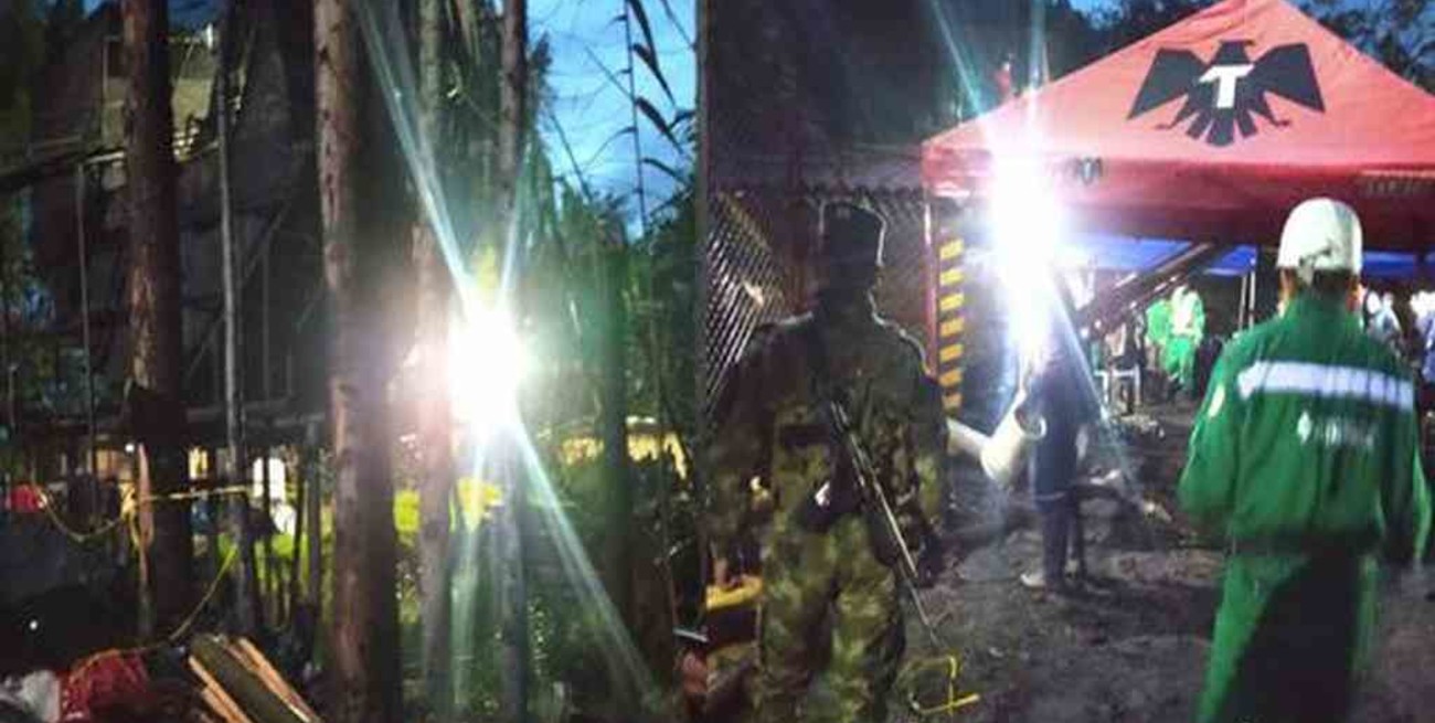 Dos mineros murieron y siete quedaron atrapados por una explosión en Colombia