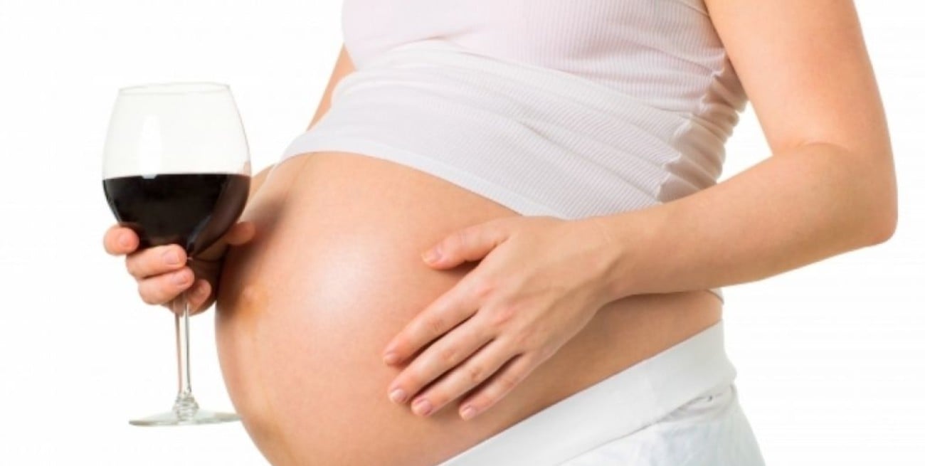 Las bebidas alcohólicas deberán tener un logo para desalentar su consumo durante el embarazo.