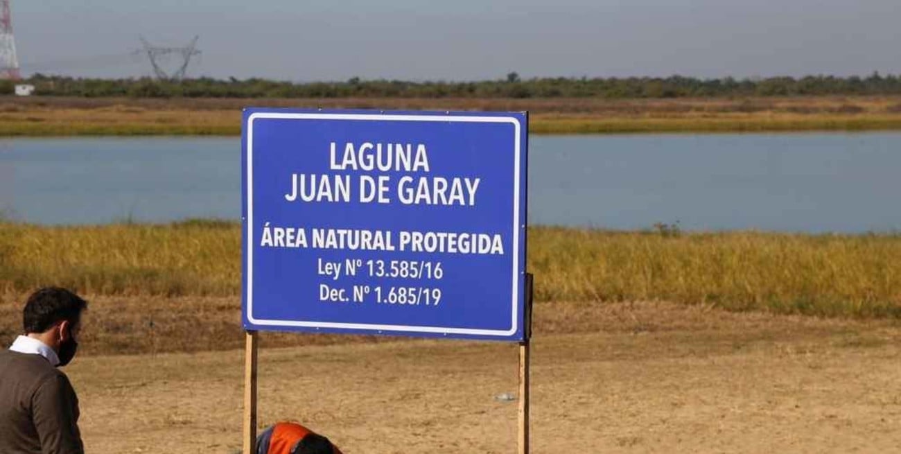 Y 5 años después, la laguna Juan de Garay luce su cartel de área natural protegida  