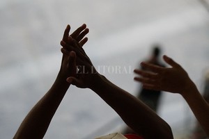 ELLITORAL_432877 |  Fernando Nicola INSTANTÁNEA - El aliento del hincha