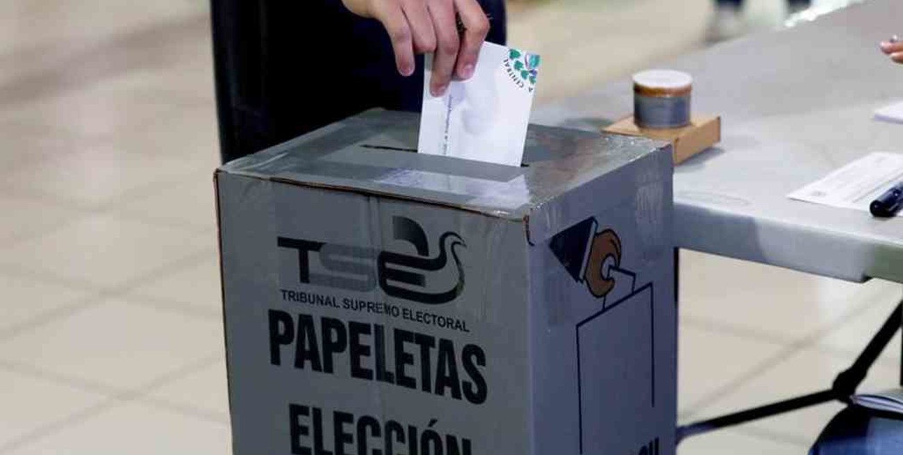 El Salvador aprobó la reelección presidencial consecutiva