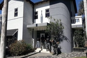 ELLITORAL_405445 |  Archivo El Litoral La banda operaba en una mansión de barrio Guadalupe, por la cual una policía había pagado un año de alquiler de contado.