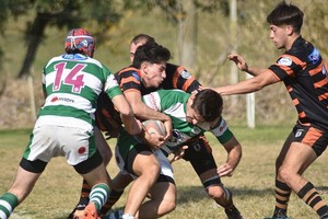 ELLITORAL_395595 |  Luis Cetraro CRAR y Corondá Rugby Club, en uno de los cotejos desarrollados en el Parque General Manuel Belgrano de nuestra capital.
