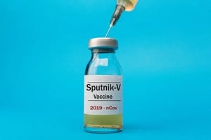 ELLITORAL_344741 |  Gentileza. La vacuna rusa aún está dando los últimos pasos para poder también aprobarse su uso en los mayores de 60 años.