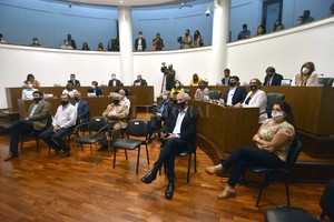 ELLITORAL_360430 |  Guillermo Di Salvatore Dispares comentarios de los concejales y concejalas. Al discurso algunos lo percibieron como  muy optimista  y  sin autocrítica ; y otros lo calificaron de  sobrio  y  realista .