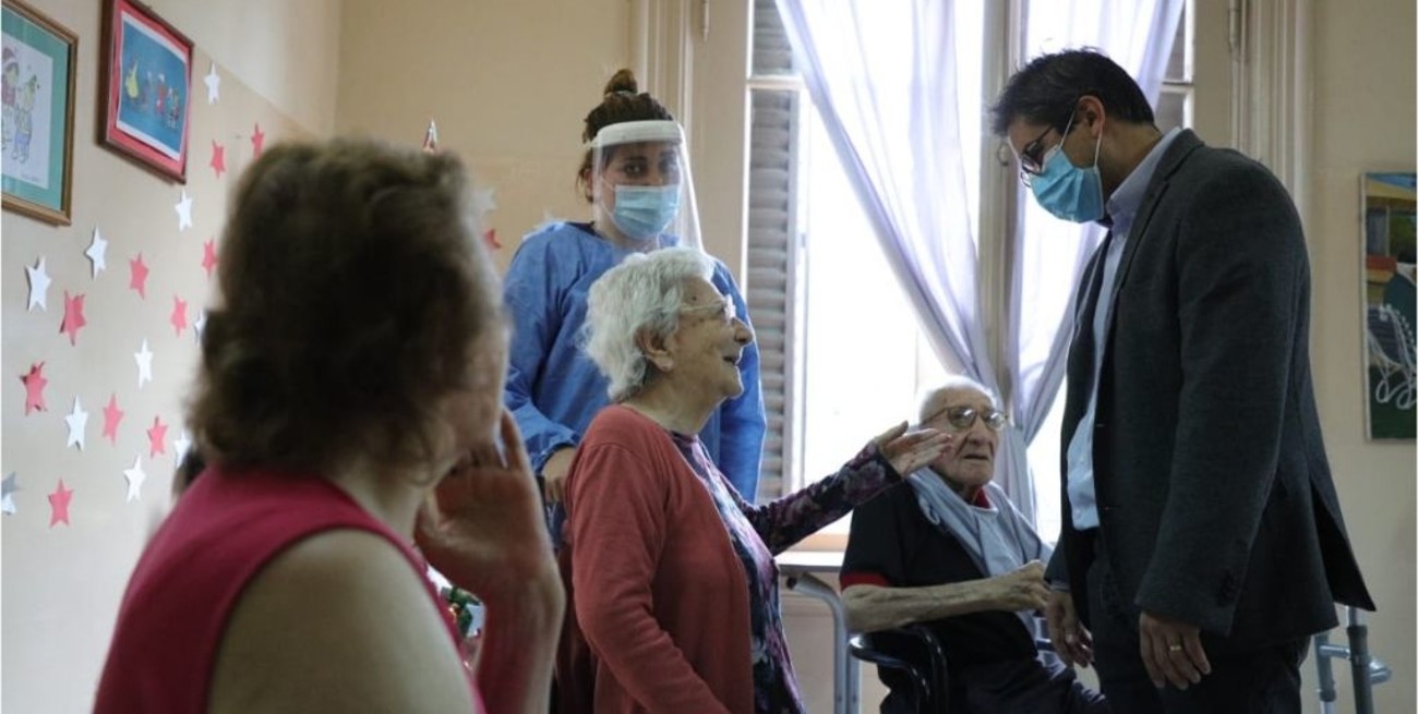Córdoba inicia campaña de vacunación contra el coronavirus en los geriátricos