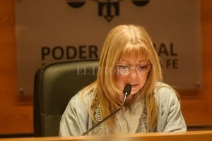 ELLITORAL_438231 |  Flavio Raina La jueza Rosana Carrara elevó el escrito de Ruffino, en el que solicita su recusación, a la Cámara de Apelaciones.