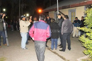 ELLITORAL_158523 |  Raúl Enrique Dubouloy (www.villaocamposf.com.ar) Unas dos mil personas marcharon pacíficamente ayer por las calles de Villa Guillermina para pedir justicia.