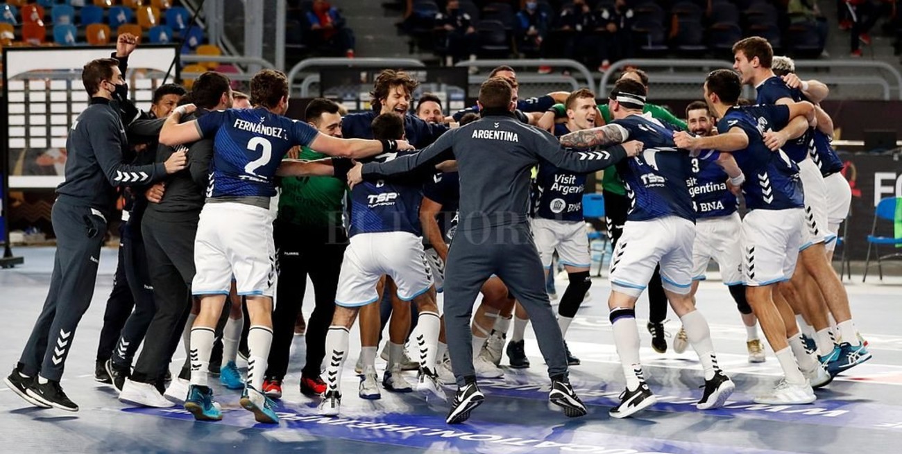 Los Gladiadores "patearon el tablero" en el Mundial de Handball al vencer a Croacia