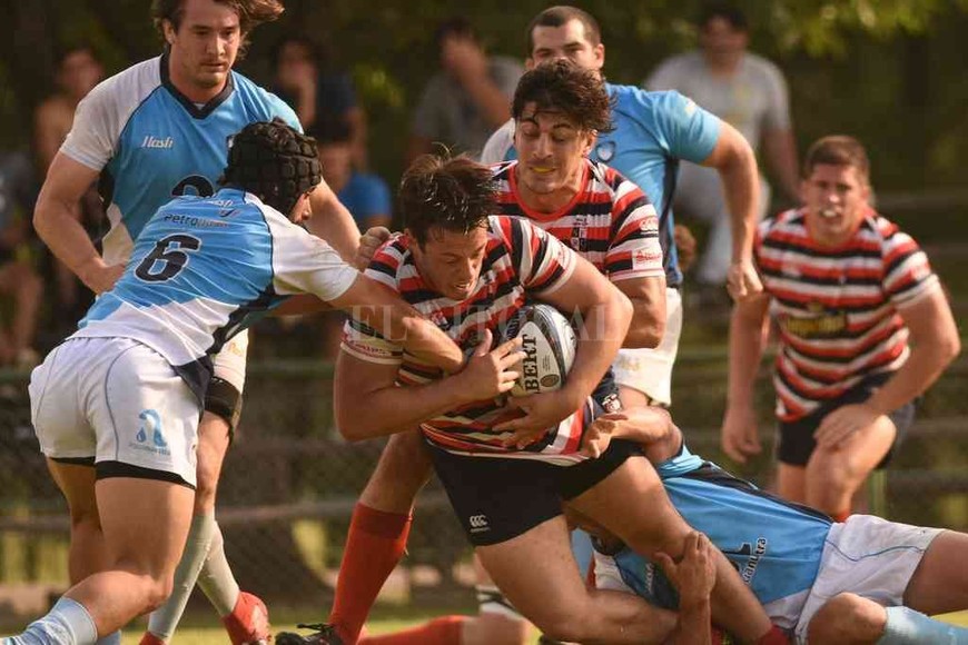 ELLITORAL_417986 |  Luis Cetraro Santa Fe Rugby venció con contundencia a Rowing.