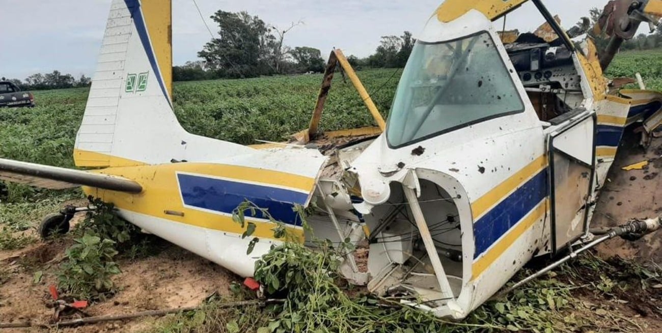 Ceres: un avión fumigador se precipitó y su piloto resultó con graves heridas