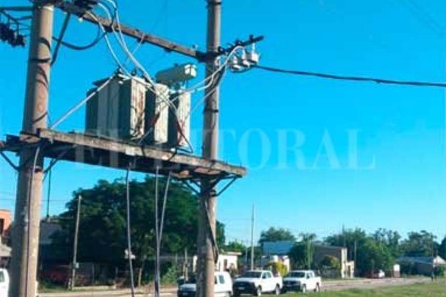 ELLITORAL_420663 |  Gentileza Prensa EPE El transformador dañado dejó sin luz a vecinos de  El Bañado , en el inicio de la Ruta 1