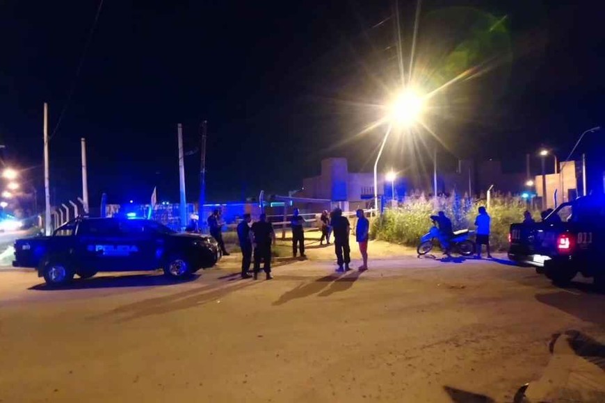 ELLITORAL_339320 |  Gentileza En el lugar trabajaron peritos e investigadores en busca de algún indicio que lleve al autor del hecho.