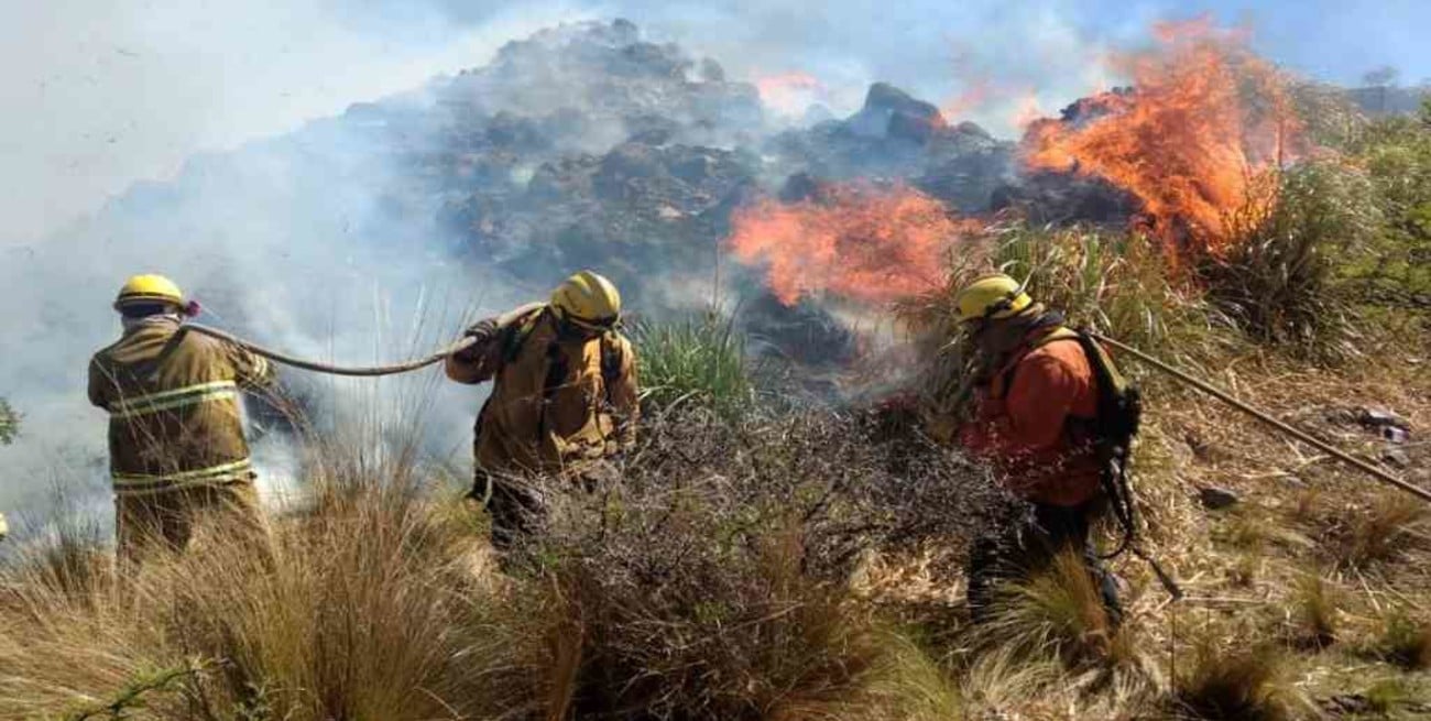 Controlan los focos de incendios forestales en Córdoba