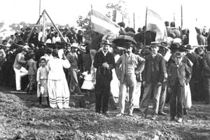 ELLITORAL_412770 |  Archivo El Litoral El 23 de octubre de 1926 se colocó la piedra fundacional del Rectorado de la UNL. Hija de la Reforma Universitaria, con esta implantación física, da un paso al futuro en términos de su implantación física.
