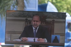 Mauricio Garín Los puños cerrados no siembran , citó de Adolfo Pérez Esquivel, el titular del Poder Ejecutivo. Parece haberse bajado del ring.