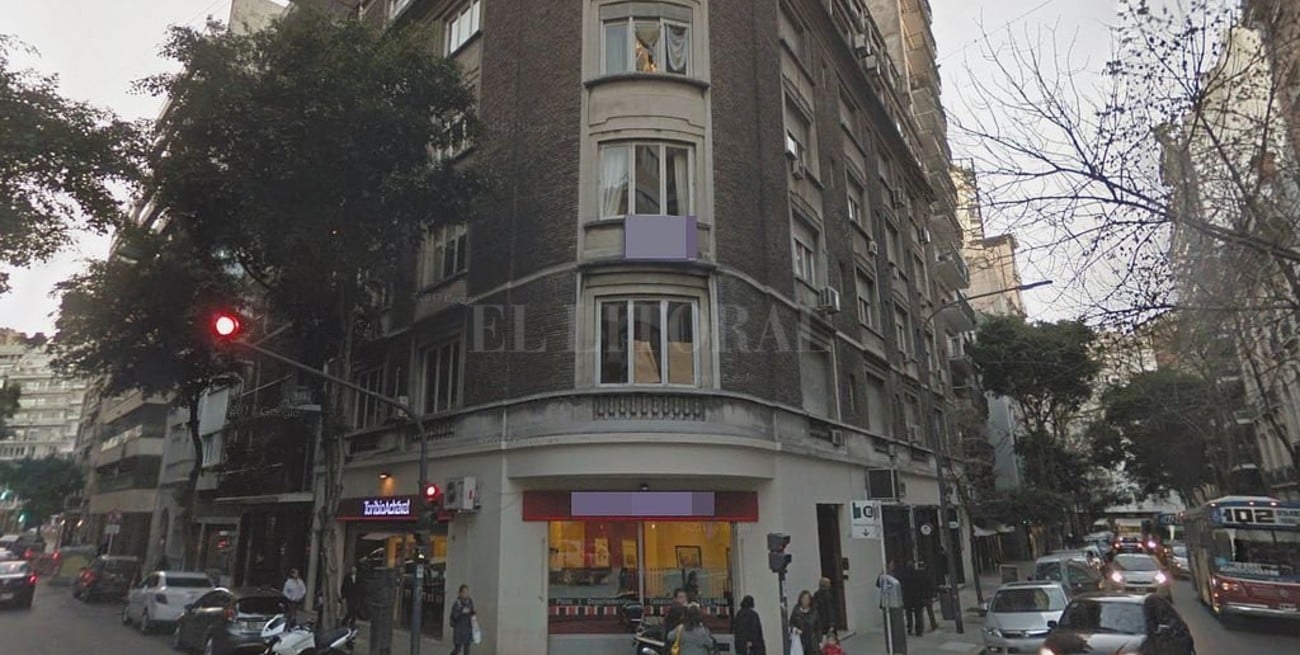 Allanaron departamentos del edificio donde vive Cristina Kirchner