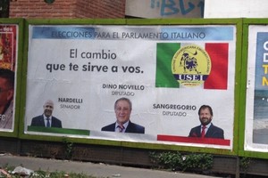 ELLITORAL_210534 |  Gentileza Cristián Giménez Corte Varios espacios publicitarios de la ciudad de Santa Fe se ocuparon con los afiches promocionando los candidatos para las elecciones italianas.