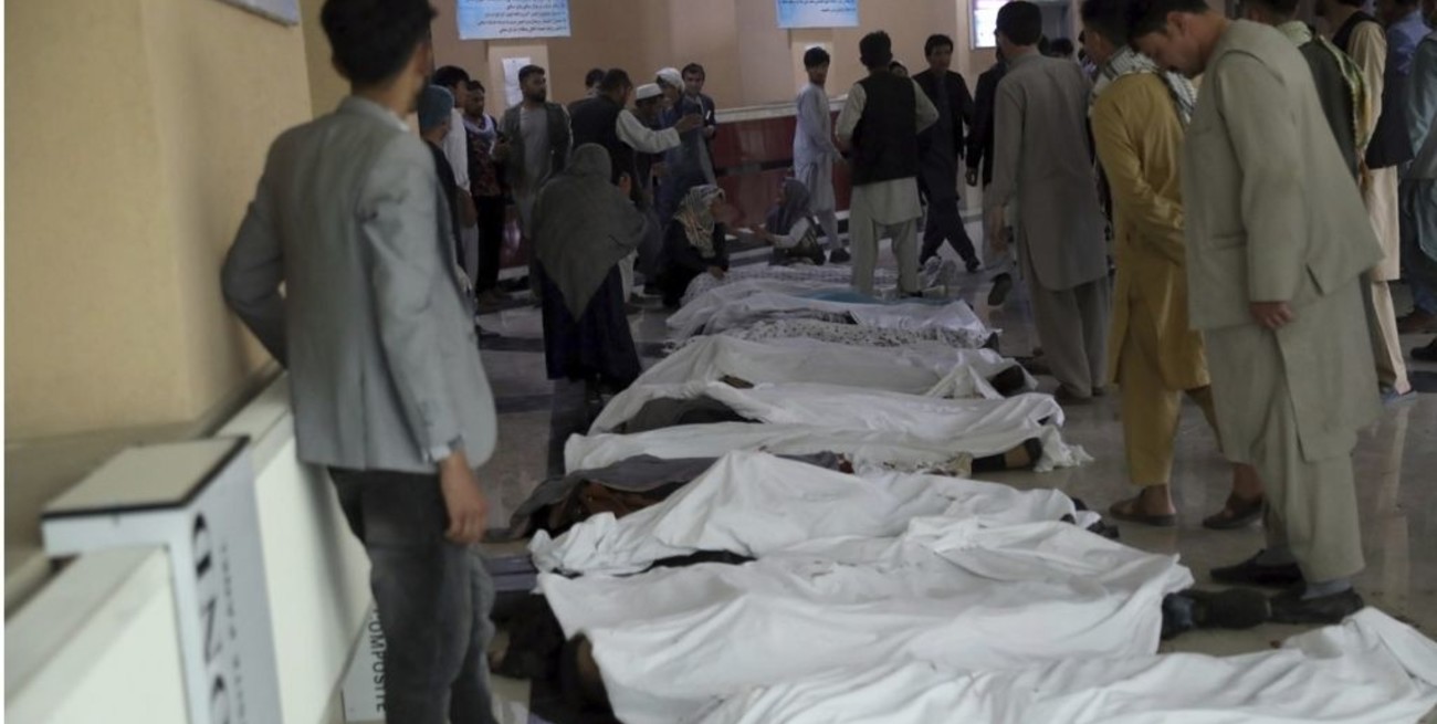 La explosión de una bomba en una mezquita mata a 12 personas