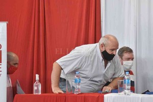 Pablo Aguirre Más problemas para Spahn. Además de las denuncias históricas de un grupo de socios, ahora los referentes de Glorioso ´89 se presentarán bajo la figura de  querellante  en la causa que tiene la Justicia Penal de Santa Fe y que apunta al actual presidente.