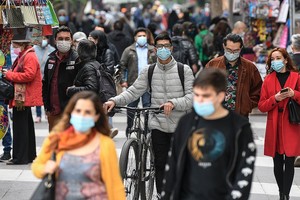 Xinhua/Jorge Villegas Este jueves se reportaron 6.202 nuevos casos de coronavirus -lo que elevó el total a 1.229.248-, pero el dato que destacó la autoridad sanitaria es que de ellos, 35.469 son activos, lo que representa una disminución del 17% respecto al 1 de abril.