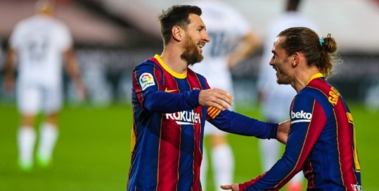 Barcelona, con dos tantos de Messi, goleó a Huesca y se acerca a la cima de la Liga de España
