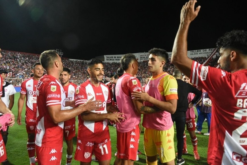 ELLITORAL_437039 |  Eduardo Seval La alegría de todos tras un partido planificado y ejecutado de manera perfecta.